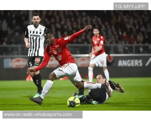 昂热与甘冈的激烈对决展现法甲球队的竞争魅力与战术较量
